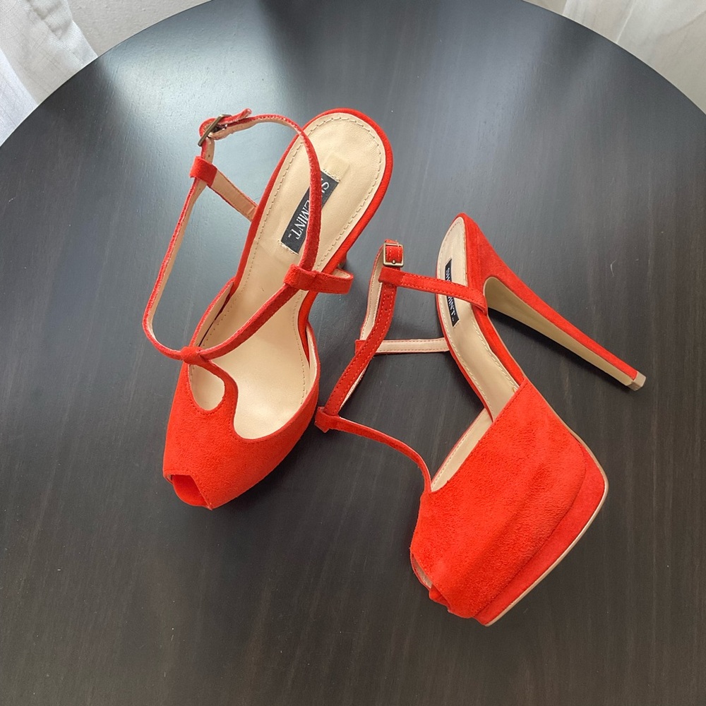 Shoemint Mía-tomato Red high heel (size 8)